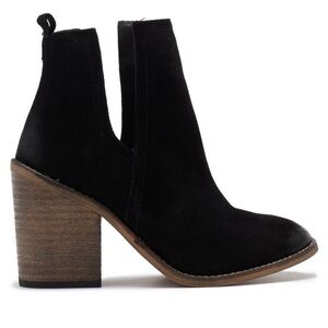 Steve Madden Salene Bootie in black suede block heel ankle boots size 6